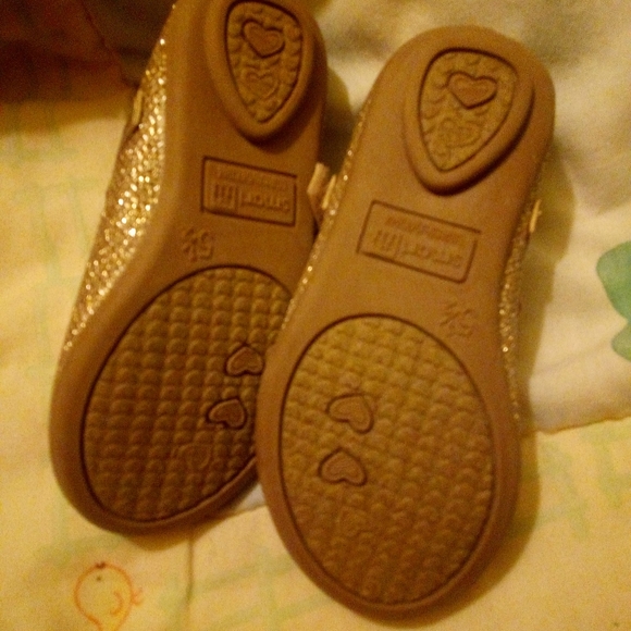 Shoe - Picture 2 of 3